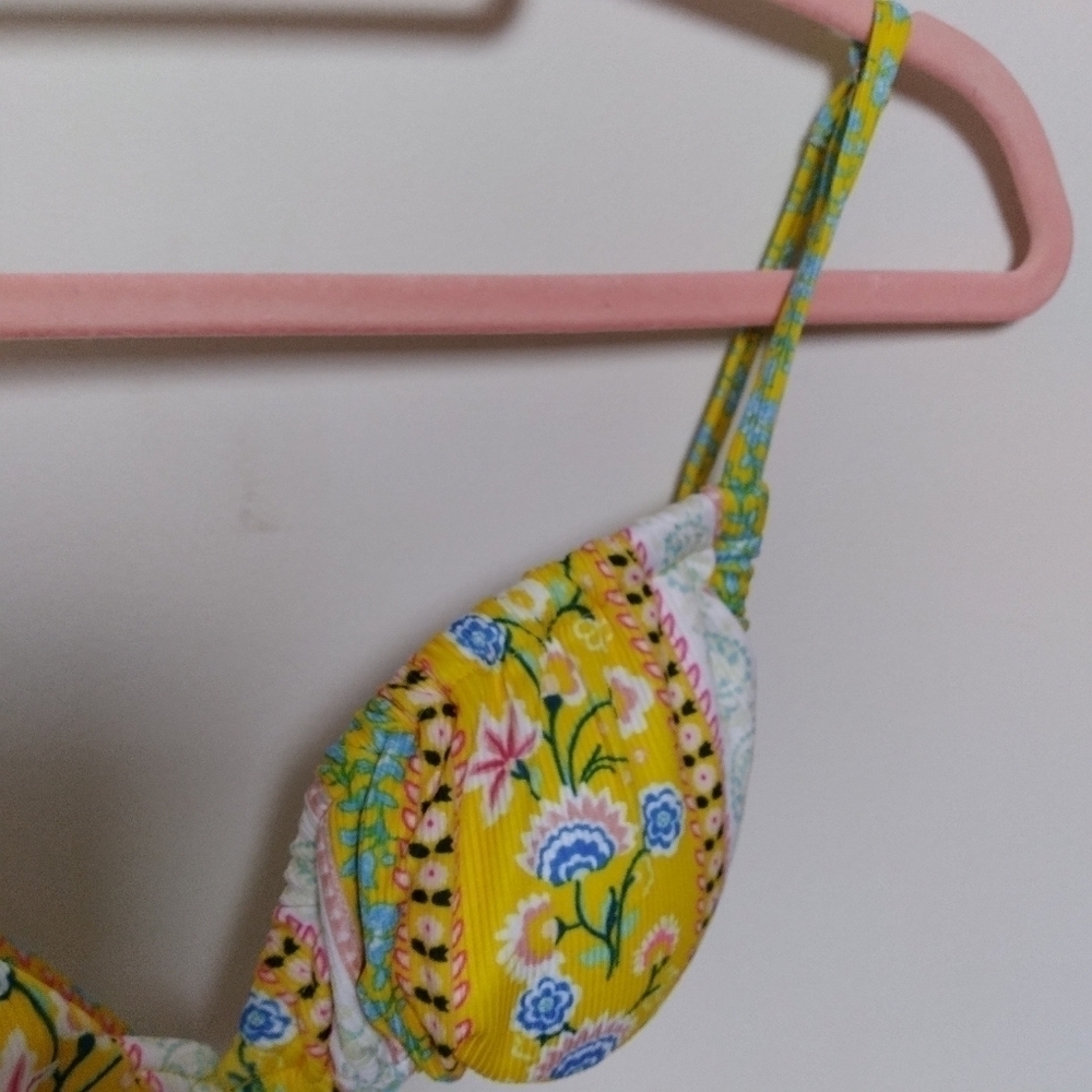 Shein Yellow Floral and Paisley Print String Bikini Top Size Medium - Picture 5 of 6